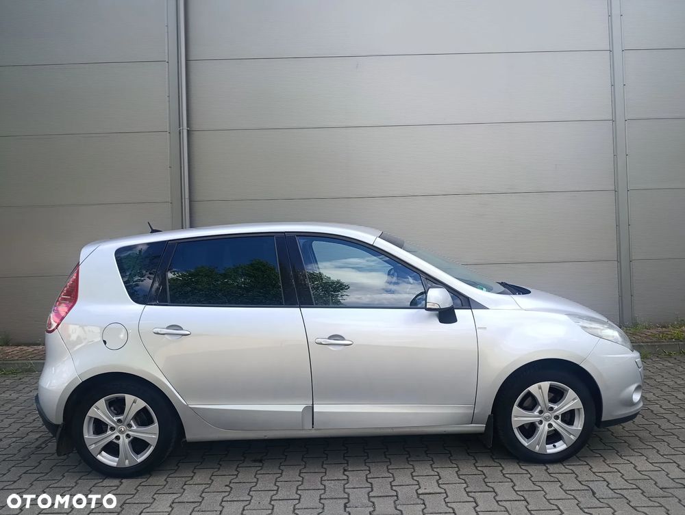 Renault Scenic 2.0 16V 140 CVT Luxe - 9