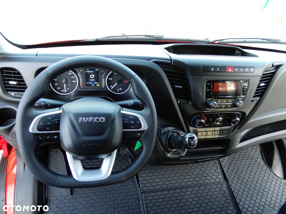 Iveco DAILY 35C16 Brygadowy Dubel Doka + Wywrotka Renomowanej Firmy RomCar Wywrot Kiper x 3 Skrzynia 3004 mm Blokada Mostu Rozstaw Osi 3750 mm HAK 3500 Stan 6-Cio Osobowy + 755 Kg Ładowność Auta Jak NOWY POLECAM - 38