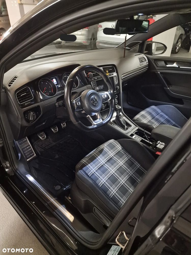 Volkswagen Golf 2.0 TDI BMT GTD - 16