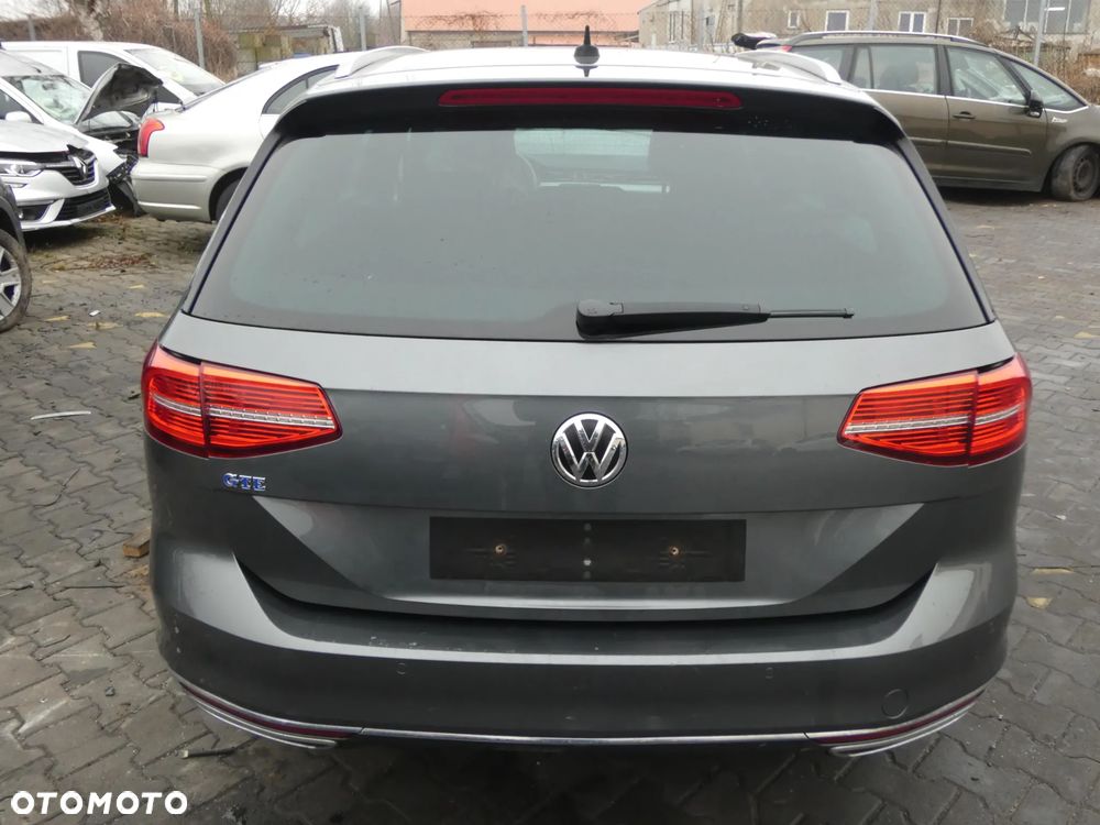 VW PASSAT B8 *SAMOCHÓD NA CZĘŚCI*LR7H ( INDIUMGRAU ) / MASKA, LAMPA, DRZWI, LUSTERKO, ZDERZAK, GRILL, BŁOTNIK, KLAPA, BELKA, DESKA, FOTELE, KANAPA, ĆWIARTKA KIEROWNICA, TARCZE,ZAWIESZENIE, KOMPLETNY PRZÓD, KOMPLETNY TYŁ, LICZNIK, ZEGARY, PRAWE LEWE PRZÓD TYŁ - 2