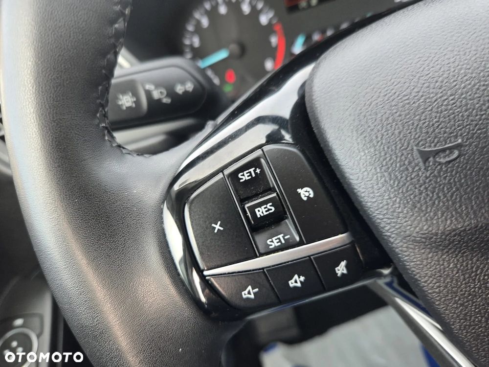 Ford Kuga - 12