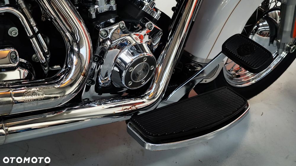 Harley-Davidson Softail Heritage Classic - 18