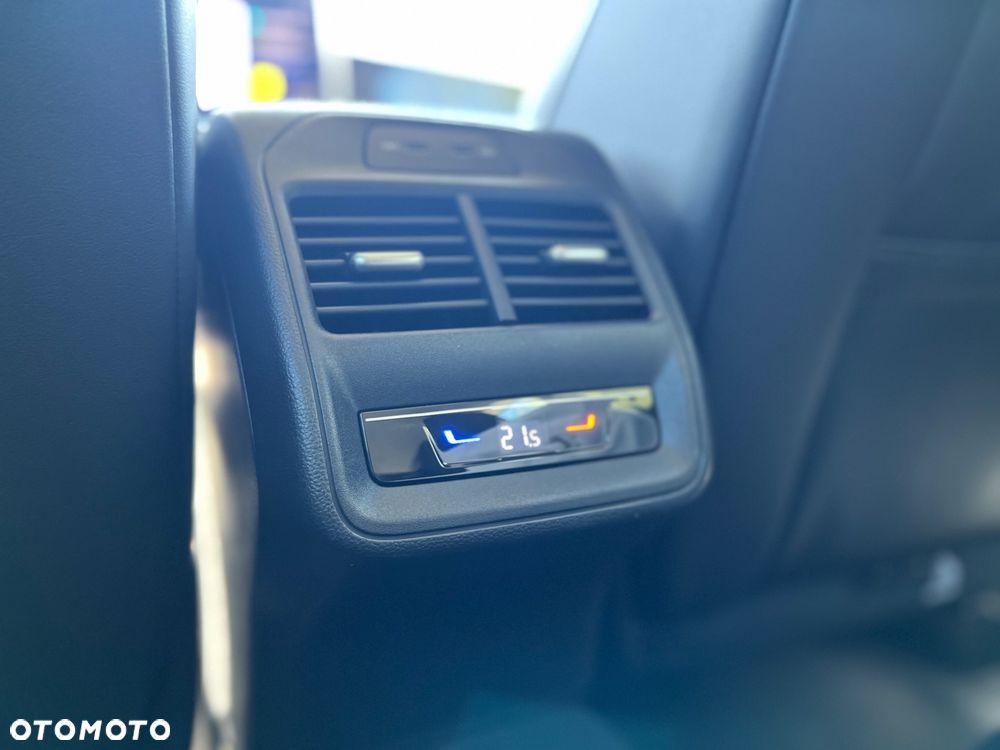 Volkswagen Passat - 18