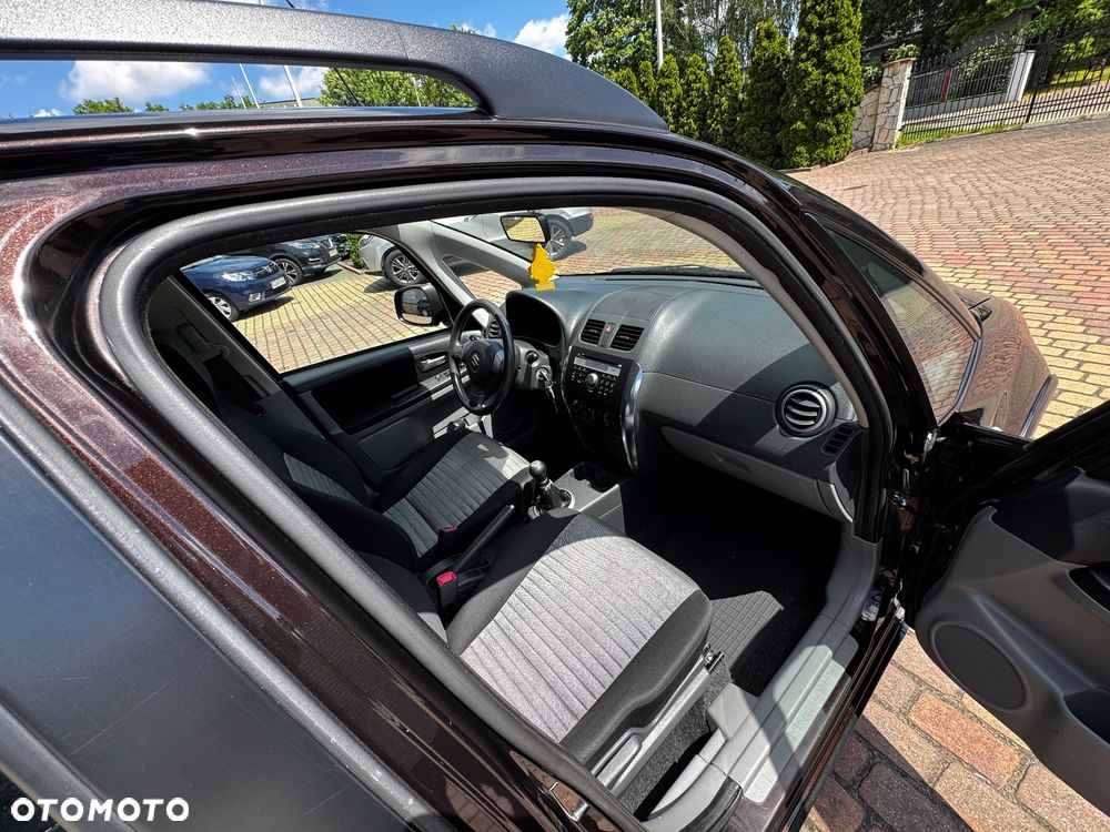 Suzuki SX4 1.6 Premium - 24