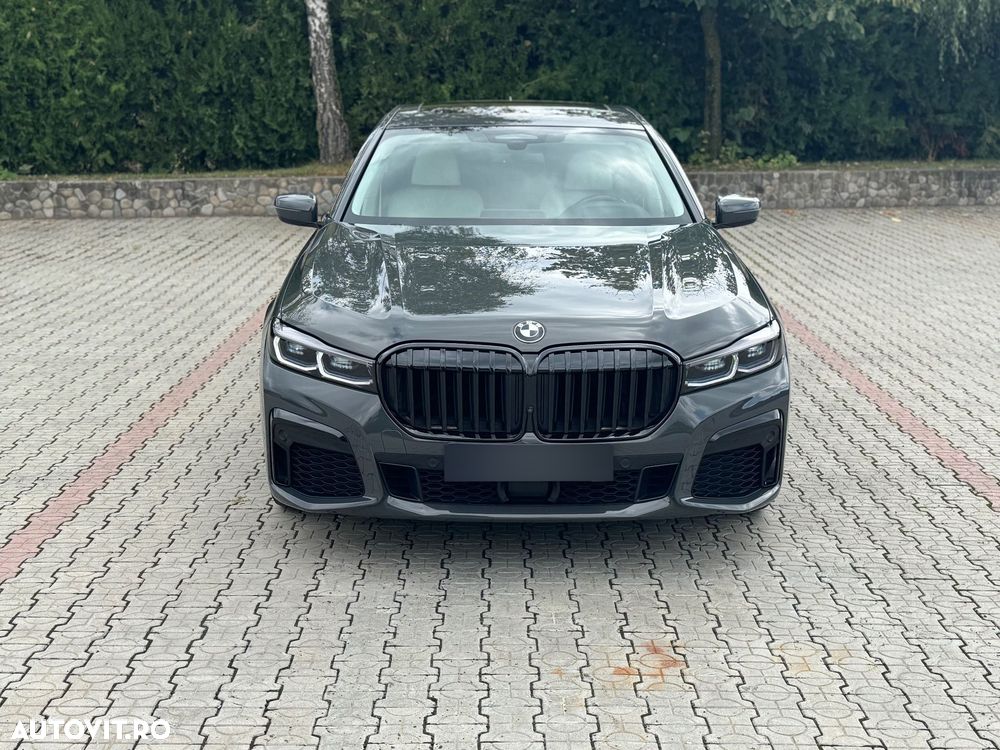 BMW Seria 7 745e - 1