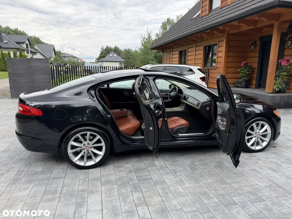 Jaguar XF 4.2 SV8 - 6
