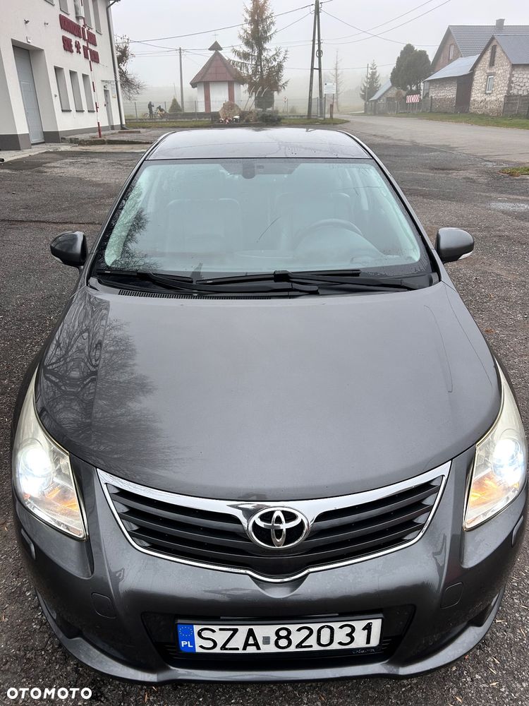 Toyota Avensis 2.0 D-4D Premium - 11