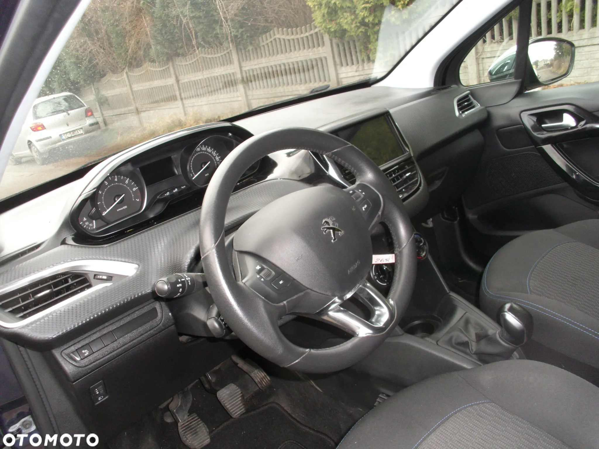 Peugeot 208 1.2 PureTech GPF Allure S&S - 19