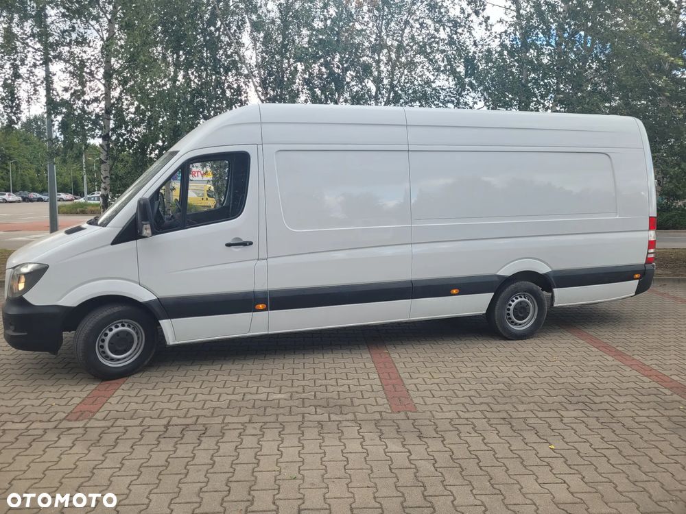 Mercedes-Benz Sprinter - 13