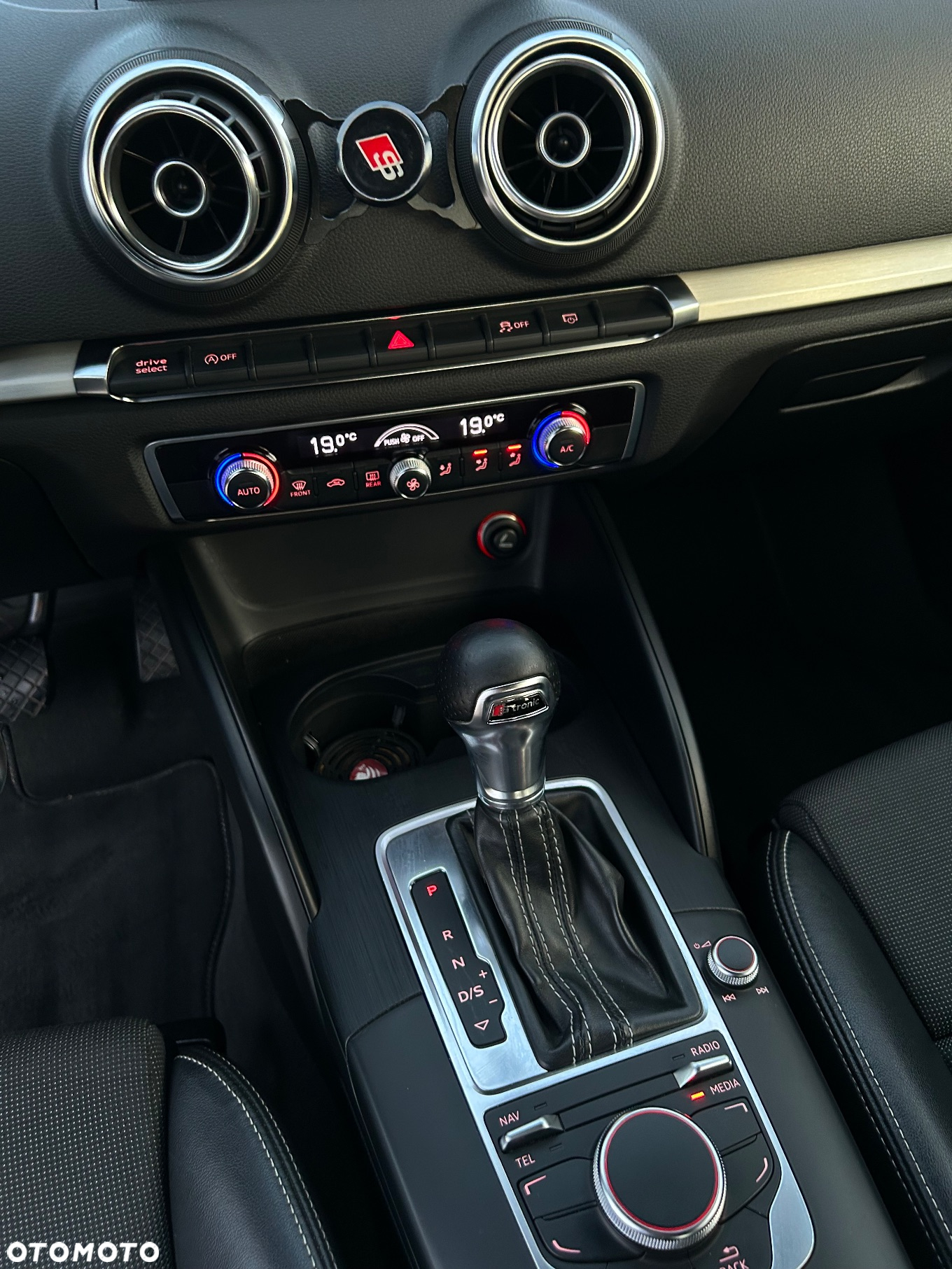 Audi A3 1.6 TDI Ambiente S tronic - 18