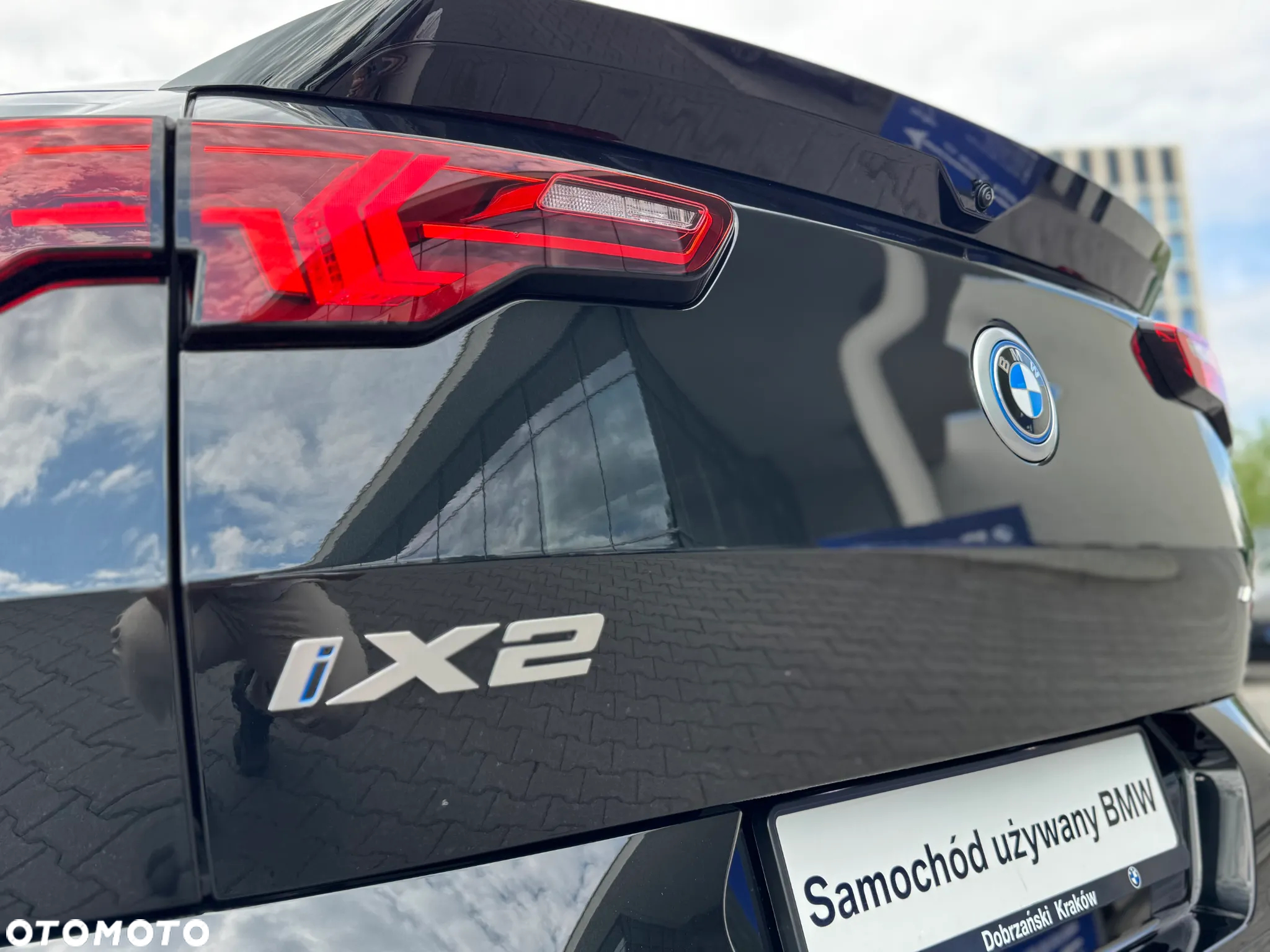 BMW iX2 eDrive20 66.5kWh M Sport - 24