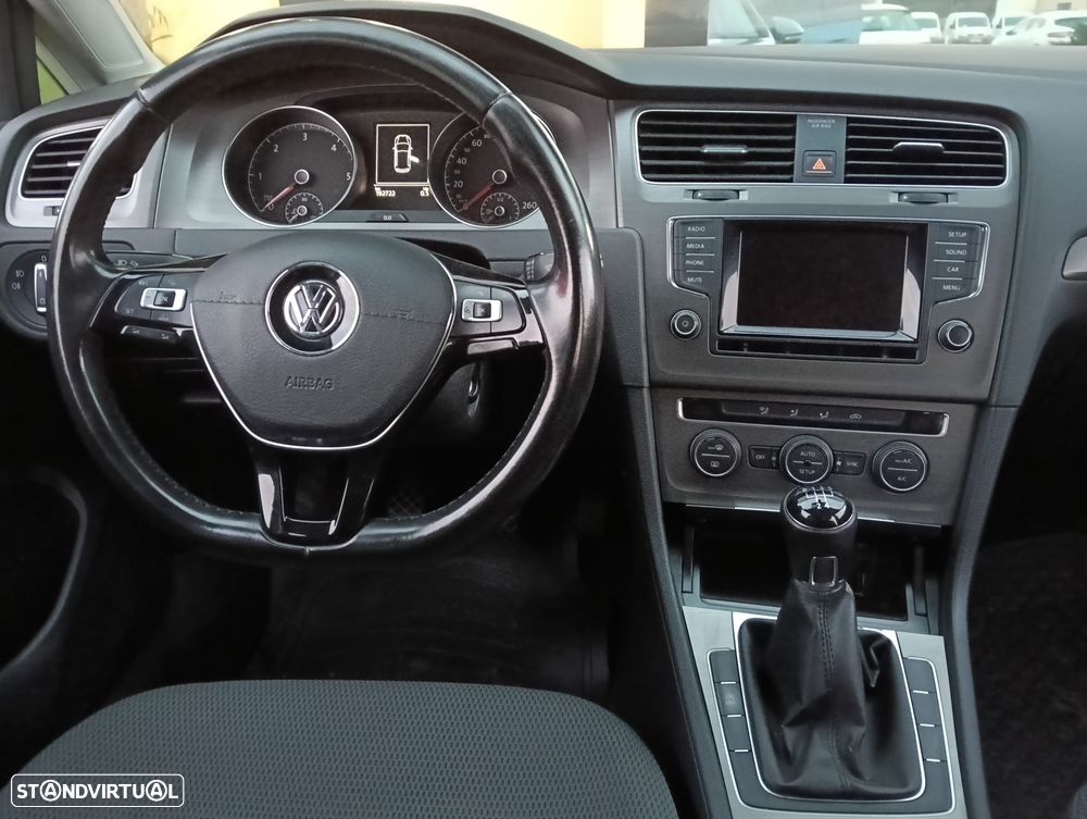 VW Golf 1.6 TDi Confortline - 13