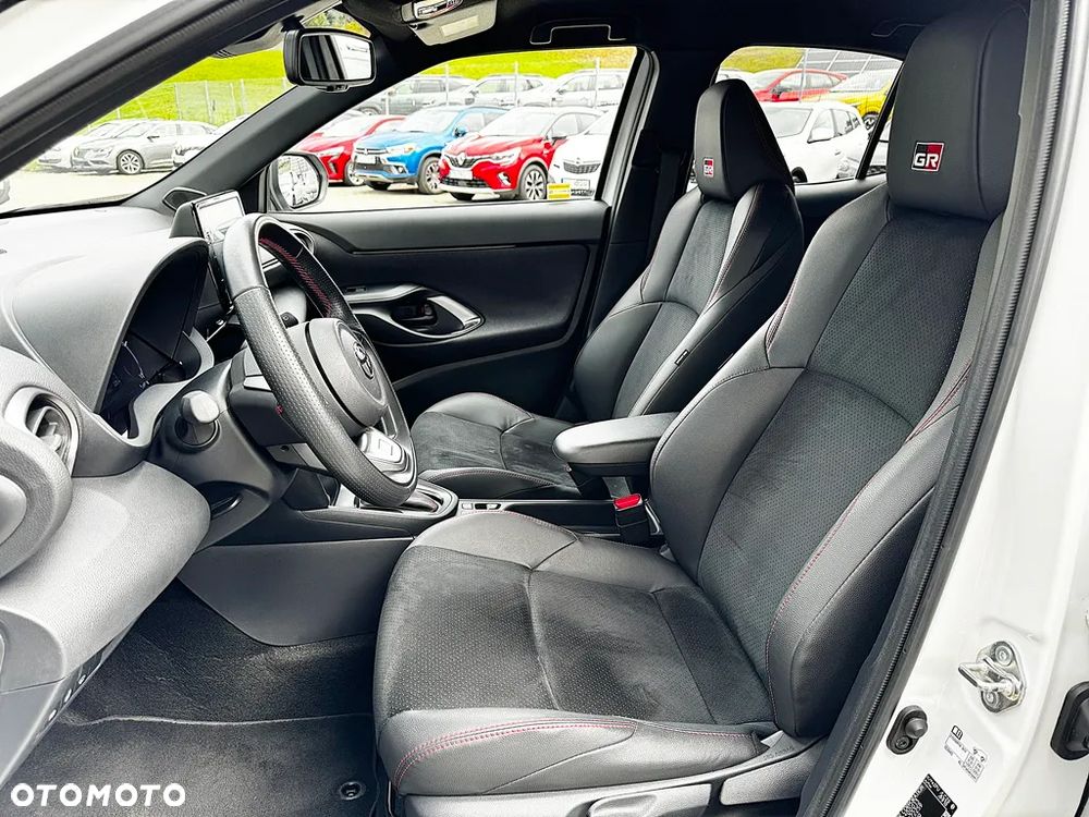 Toyota Yaris Cross Hybrid 1.5 GR Sport - 12