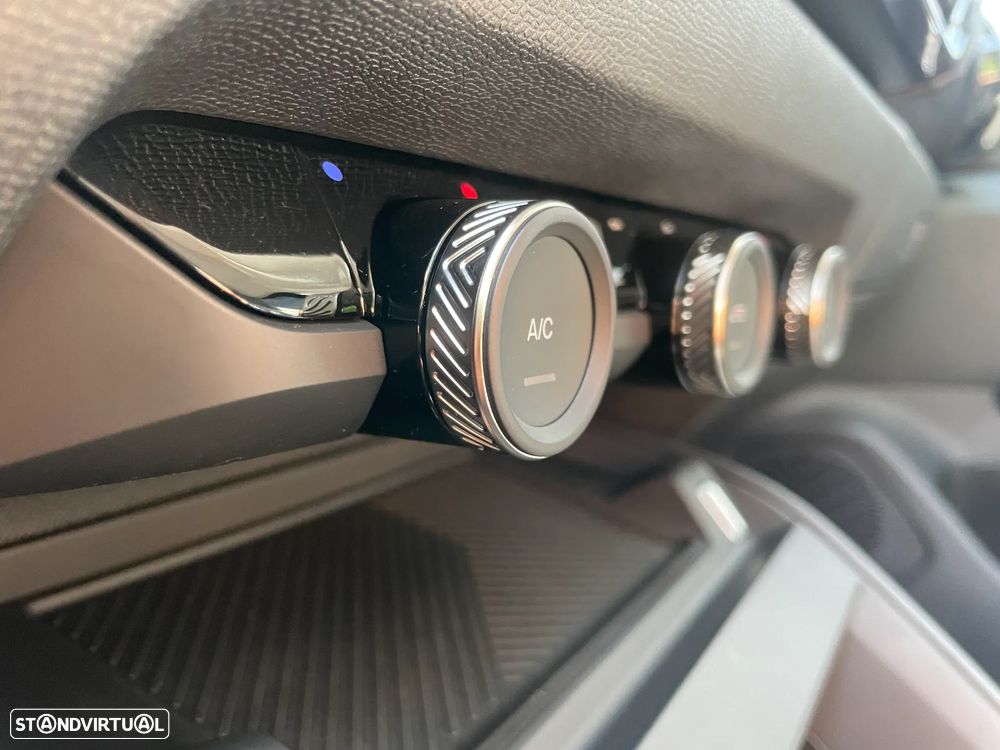 Citroën C4 1.2 PureTech Shine - 19