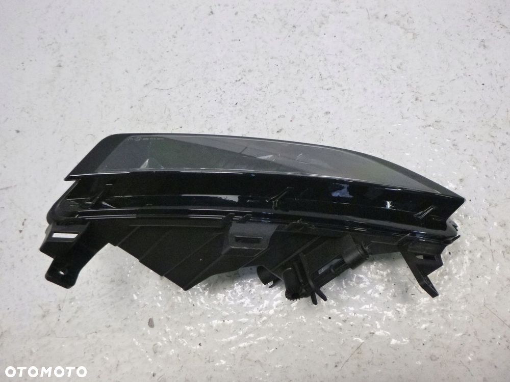 SKODA OCTAVIA 4 HALOGEN LAMPA DRL LED PRAWY PRZÓD - 11
