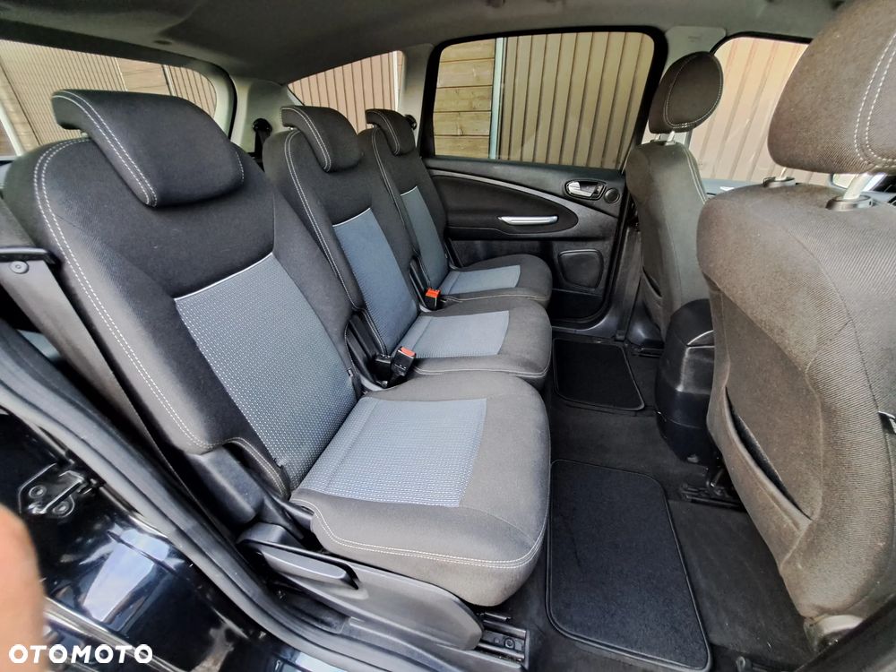 Ford S-Max 2.0 TDCi DPF Champions Edition - 32