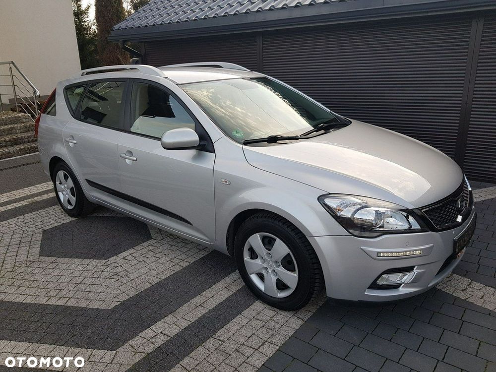 Kia Ceed - 9