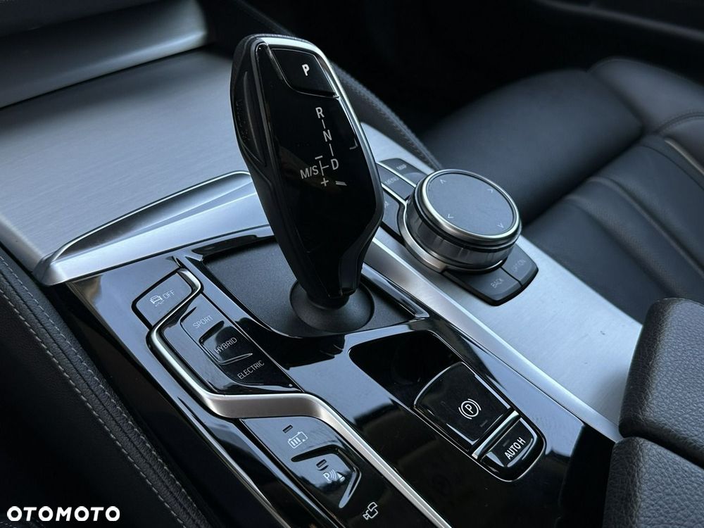 BMW Seria 5 530e xDrive Luxury Line - 26