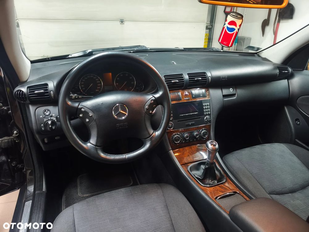 Mercedes-Benz Klasa C 180 Kompressor Avantgarde - 14