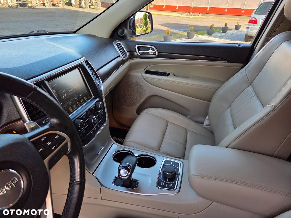 Jeep Grand Cherokee - 15