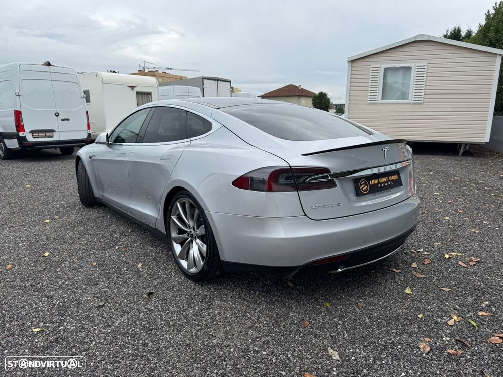 Tesla Model S 60D - 4