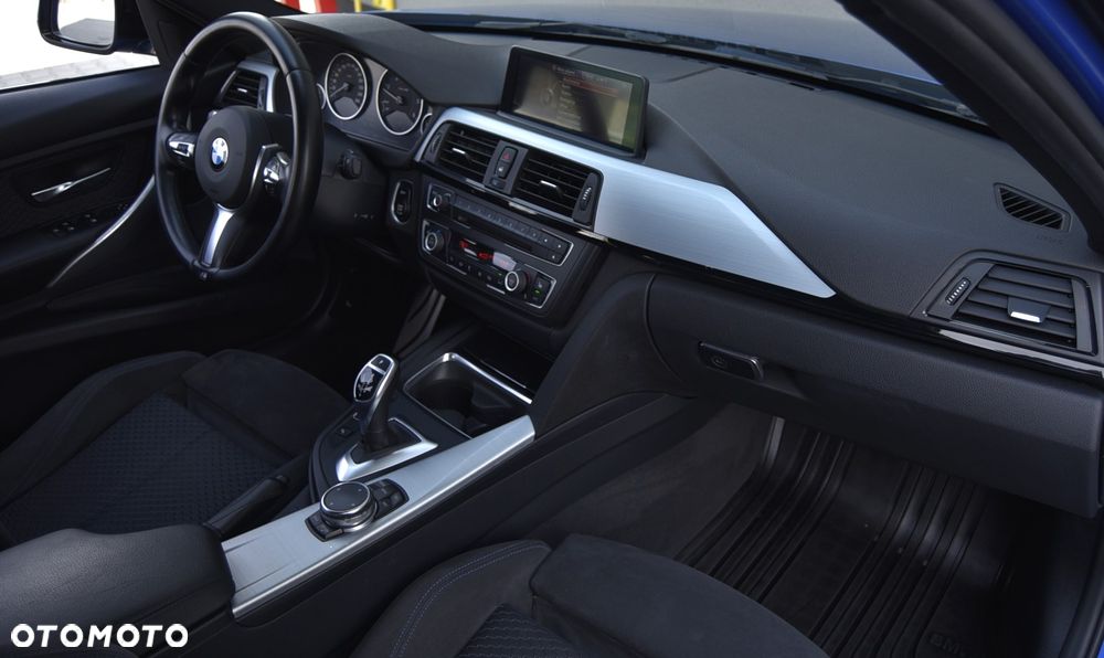 BMW Seria 3 320d xDrive Sport-Aut Sport Line - 24