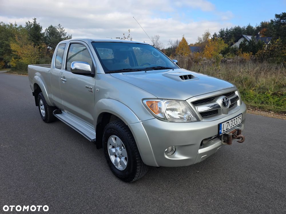 Toyota Hilux - 12