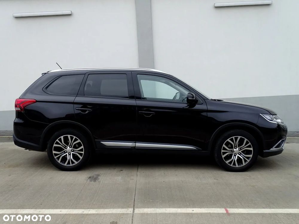 Mitsubishi Outlander 2.4 4WD CVT Instyle - 4