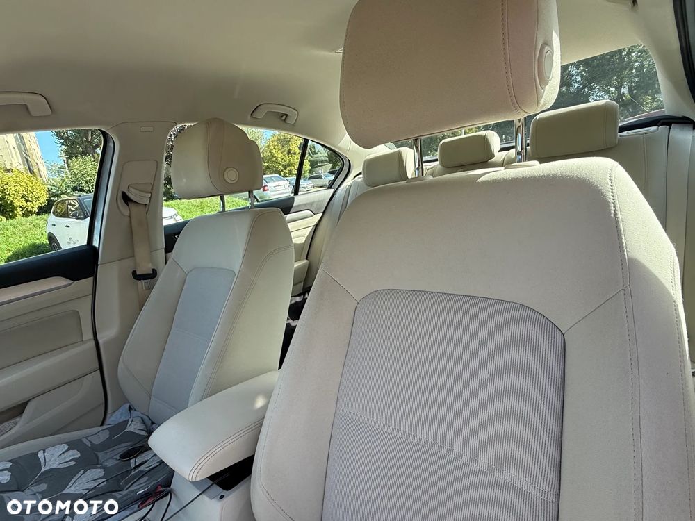 Volkswagen Passat 2.0 TDI BMT Comfortline - 8