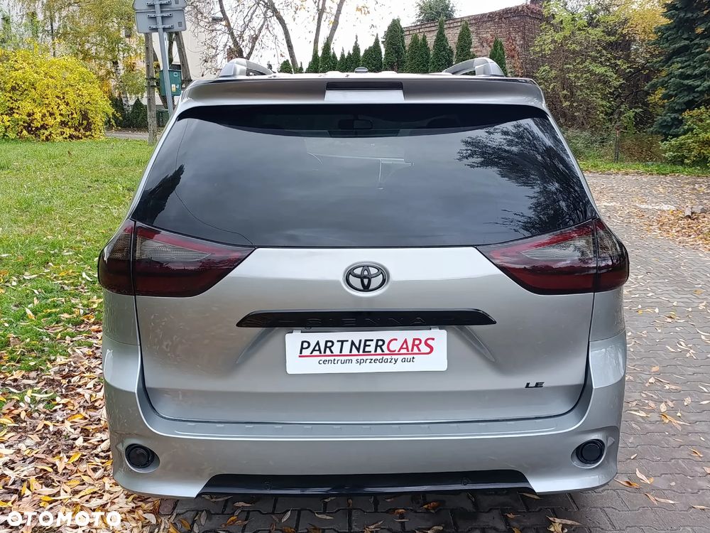 Toyota Sienna 3.5 V6 - 9