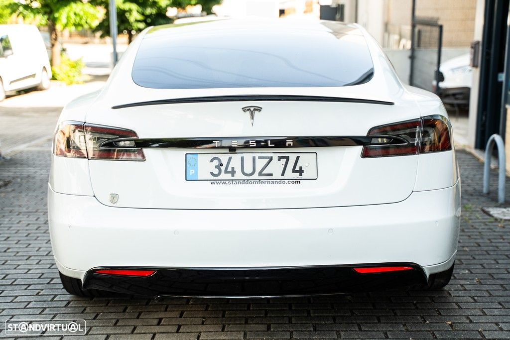 Tesla Model S - 20