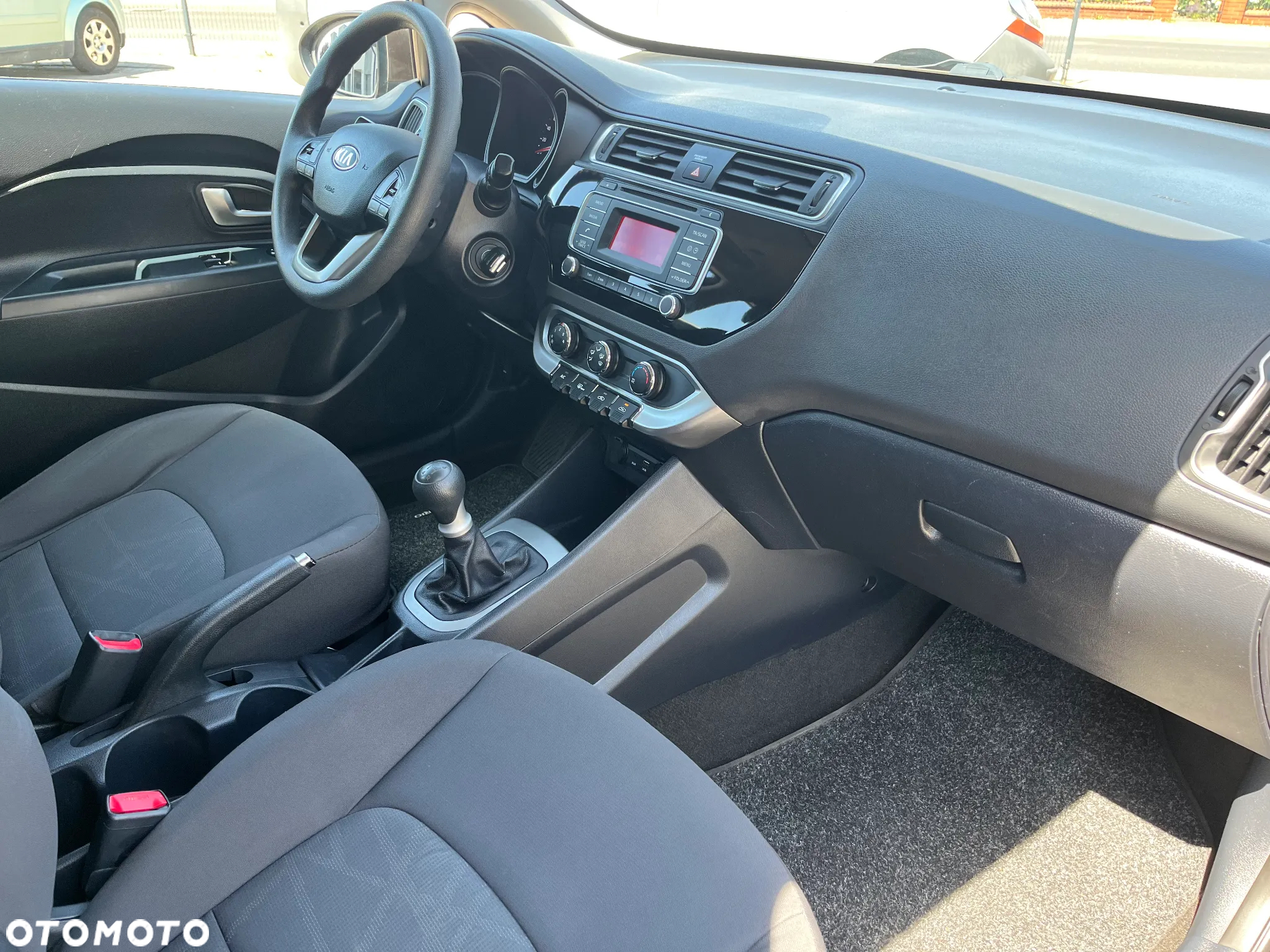 Kia Rio - 21