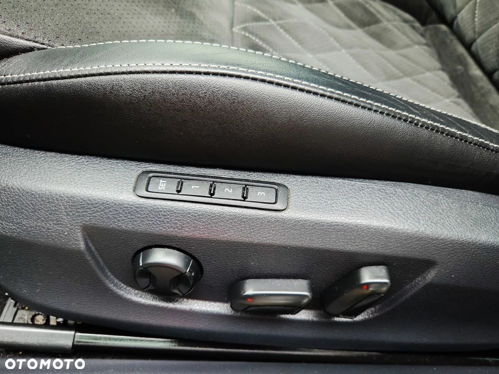 Skoda Superb 2.0 TDI SCR Sportline DSG - 9
