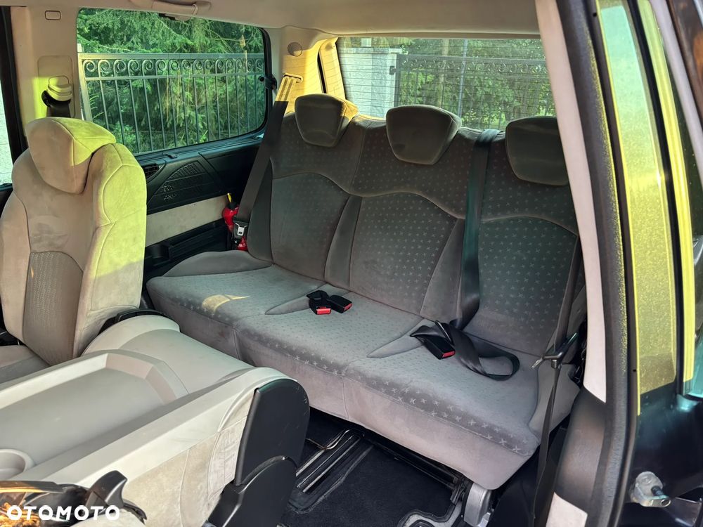 Peugeot 807 HDi 170 Bi-Turbo Automatik Platinum Pullmann - 17