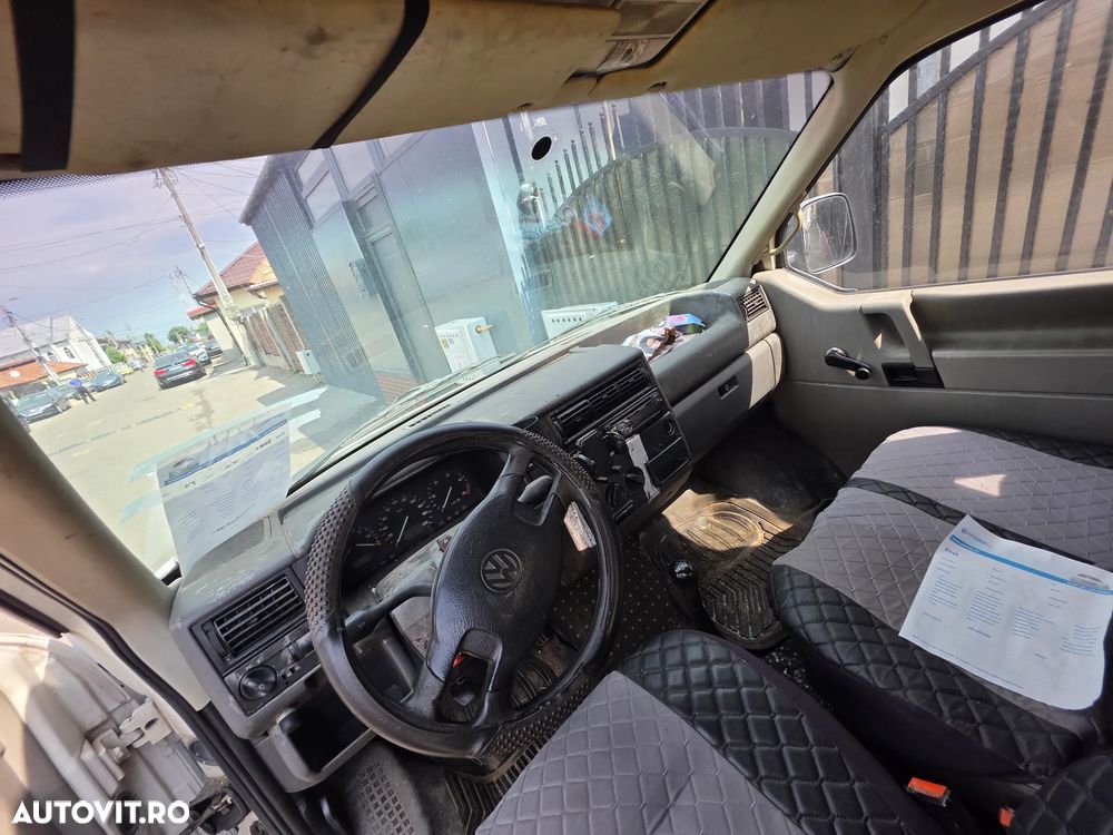 Volkswagen Transporter - 2