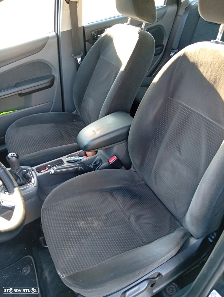 Ford Focus SW 1.6 TDCi Ghia - 17