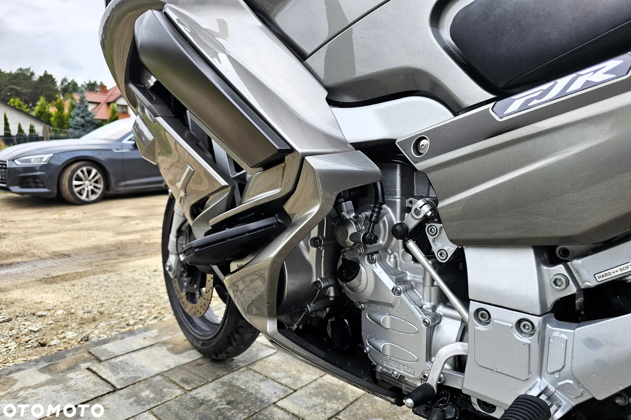 Yamaha FJR - 10