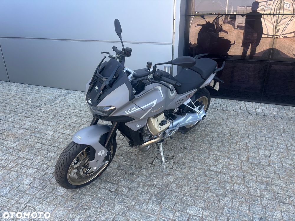 Moto Guzzi V100 Mandello - 3