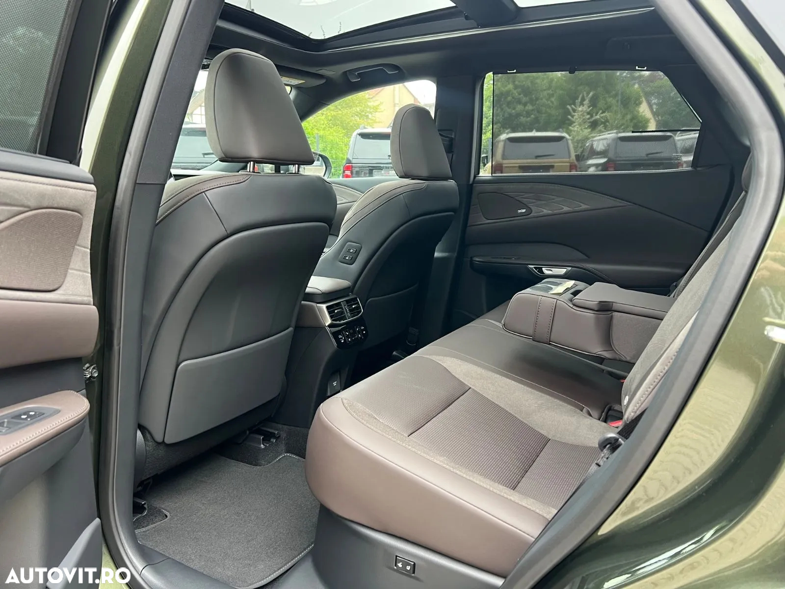 Lexus Seria RX 450h+ (Plug-in-Hybrid) Luxury Line - 15
