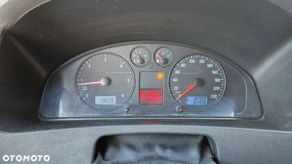 Volkswagen Transporter - 9