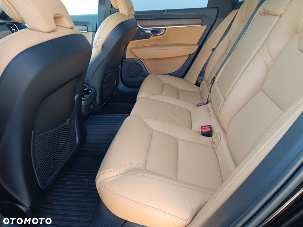 Volvo V90 Cross Country - 23