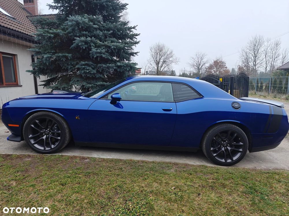 Dodge Challenger - 7
