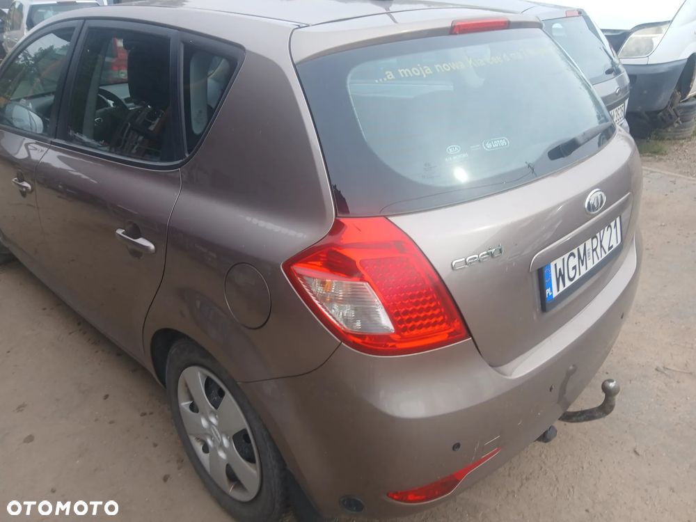Kia Ceed lift 1.4 B 8Q HB maska pokrywa silnika klapa bagażnika zderzak lampa reflektor pas przedni stop lampy halogeny przeciwmgłowe odblaski grill atrapa znaczek błotnik błotniki drzwi zbiornik - 7