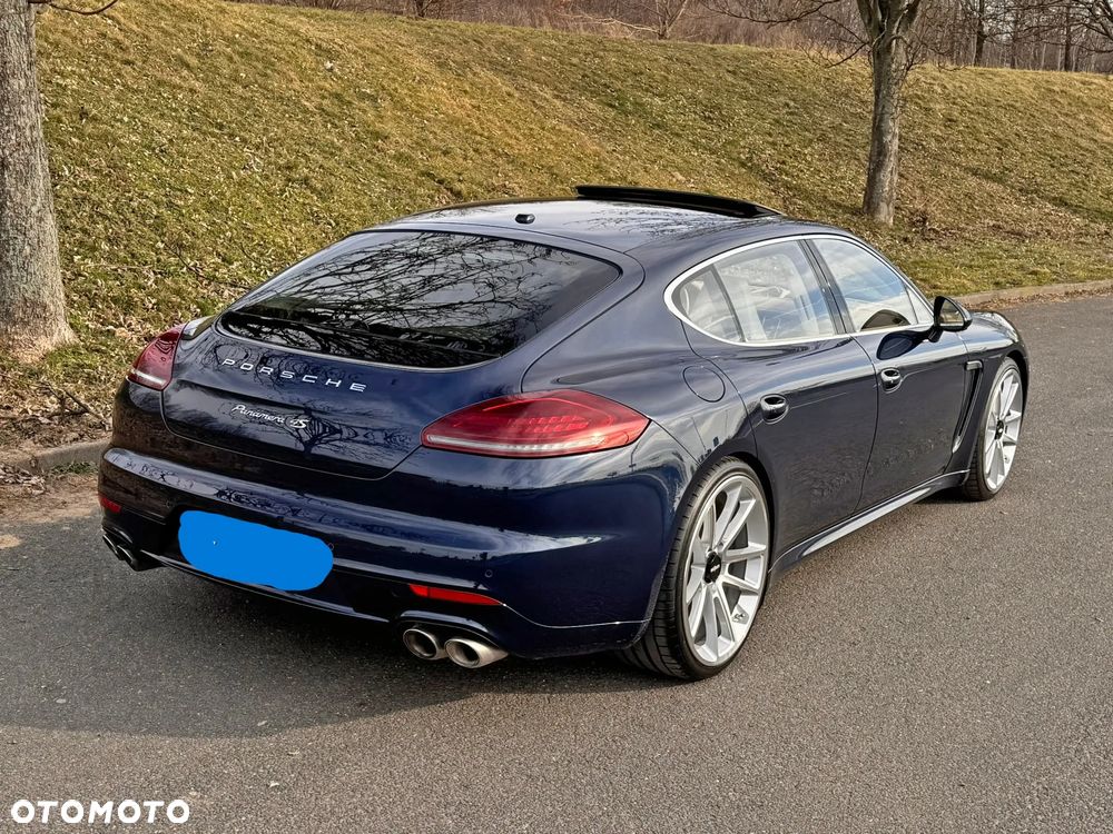 Porsche Panamera - 12