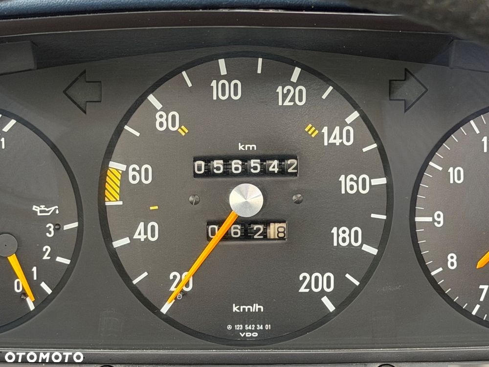 Mercedes-Benz W123 - 6