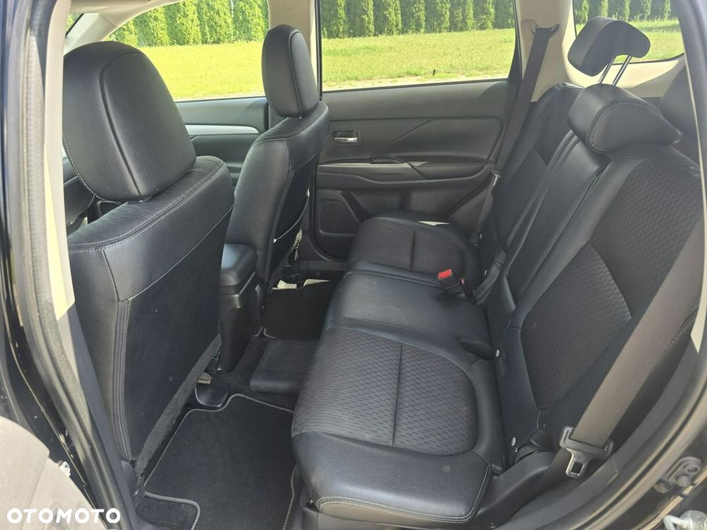 Mitsubishi Outlander - 18