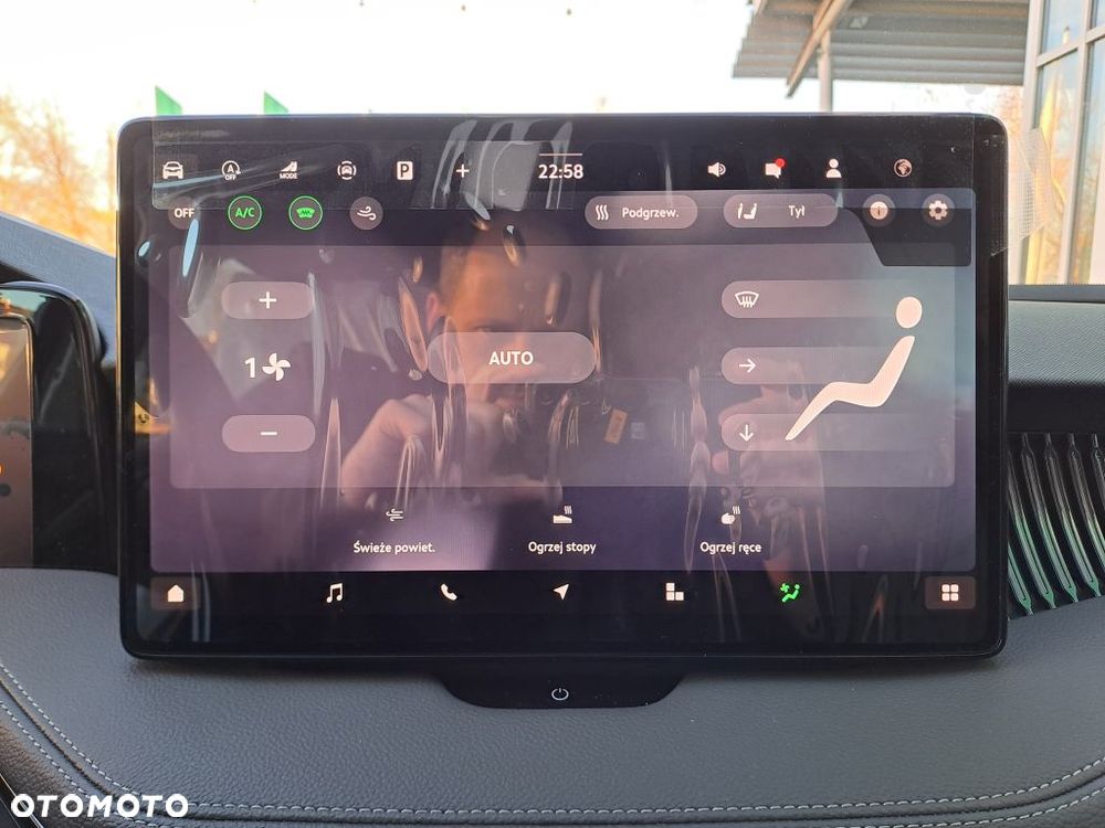 Skoda Superb 2.0 TDI SCR 4x4 L&K DSG - 17