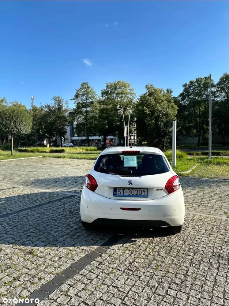 Peugeot 208 - 3