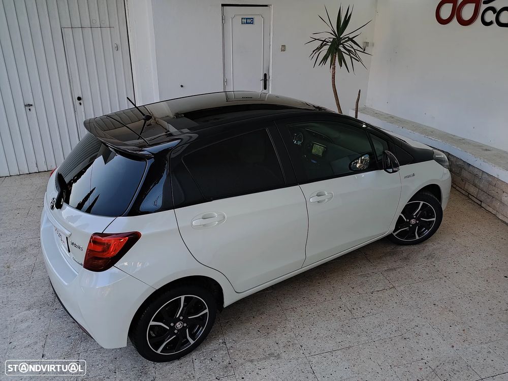 Toyota Yaris 1.5 HSD Comfort +P.Style+P.Techno — fotografia 21