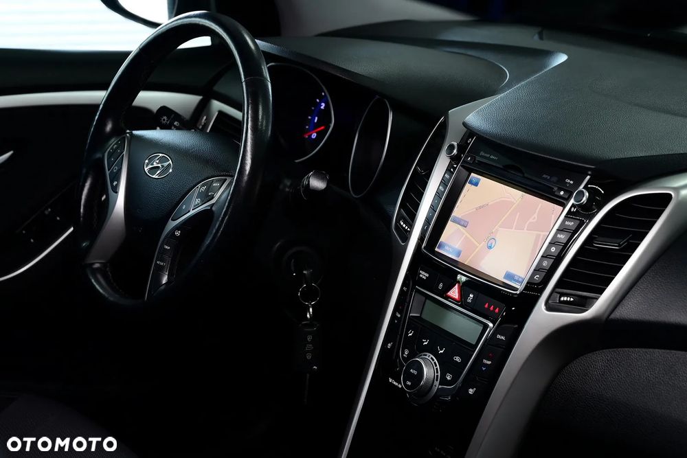 Hyundai i30 i30cw 1.6 Automatik Style - 26